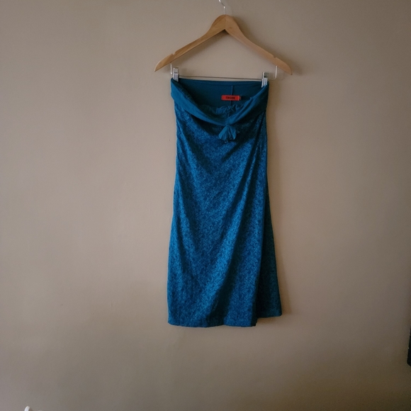 Dress - Picture 2 of 2